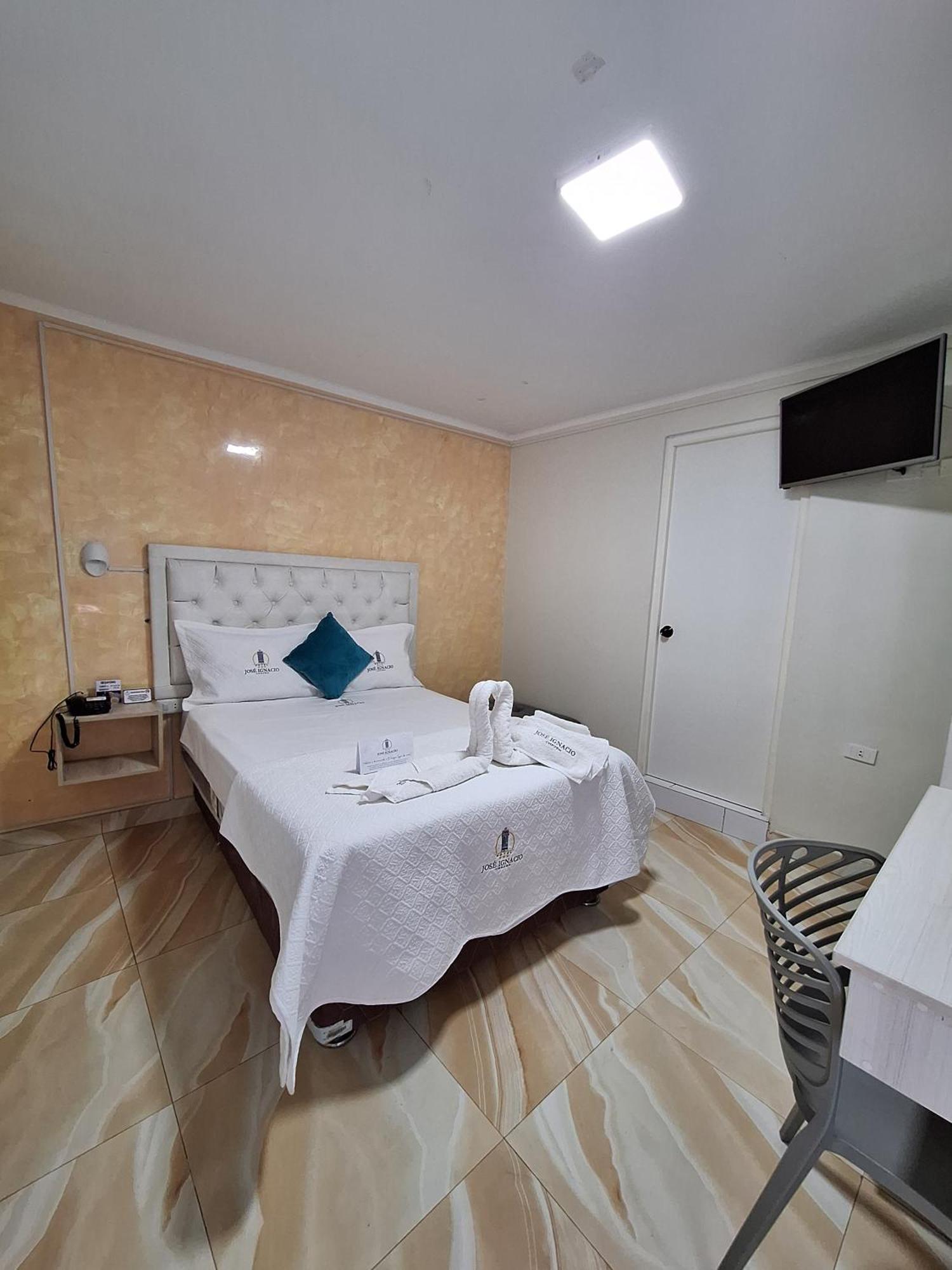 Hotel Jose Ignacio Chepén Dış mekan fotoğraf